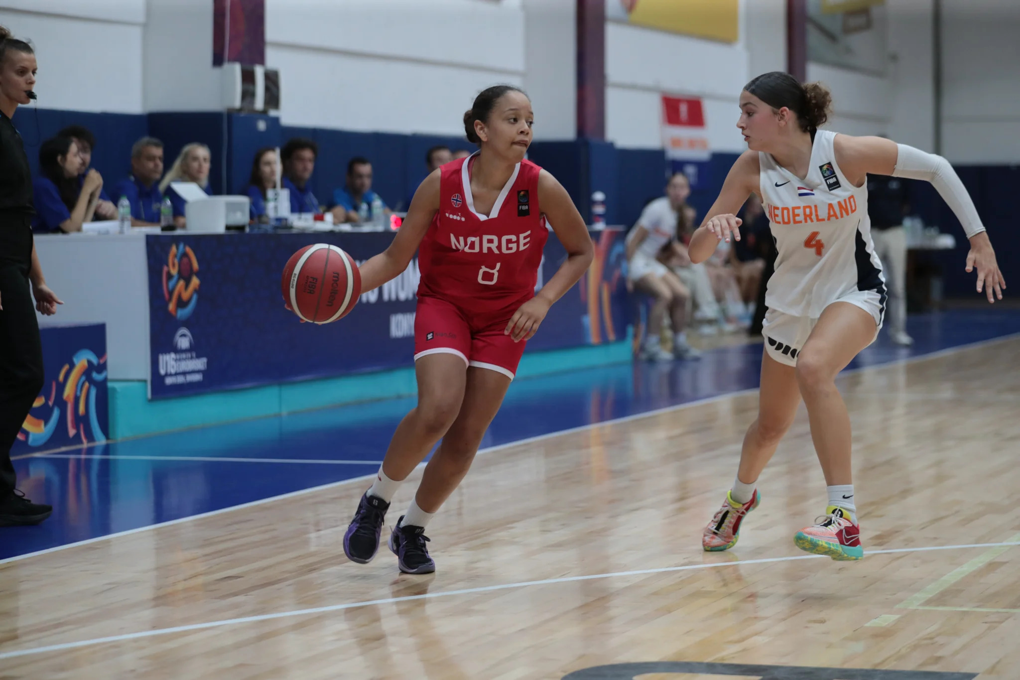 Siena Sanford var Norges ledende spiller mot Nederland, satte 4 av 8 trepoengere i kurven og endte med 23 poeng, 8 returer og 4 assists.
FOTO: FIBA.COM 